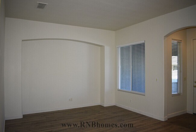 Building Photo - 160 Jarvis Cir