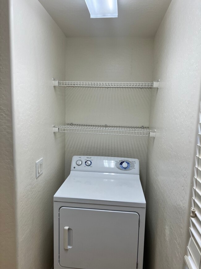 Building Photo - 14072 W Country Gables Dr