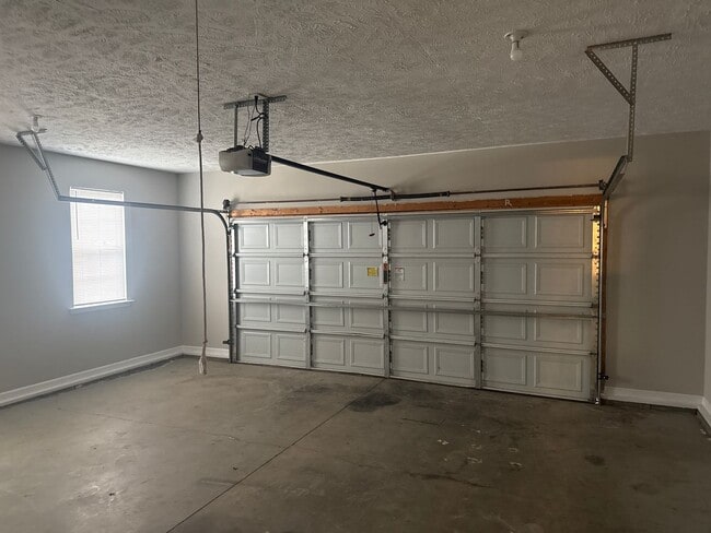 Building Photo - 3 bedroom 2 bath home in Stewarts Creek area.