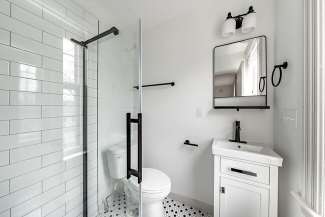 Building Photo - 245 Clinton St