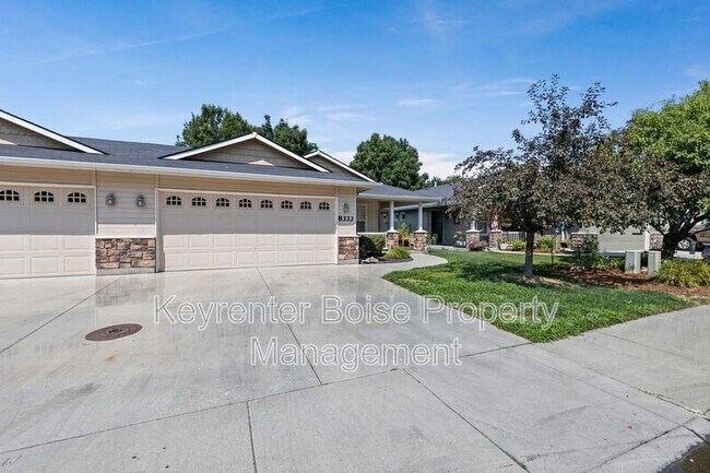 Building Photo - 8333 N Duncan Ln