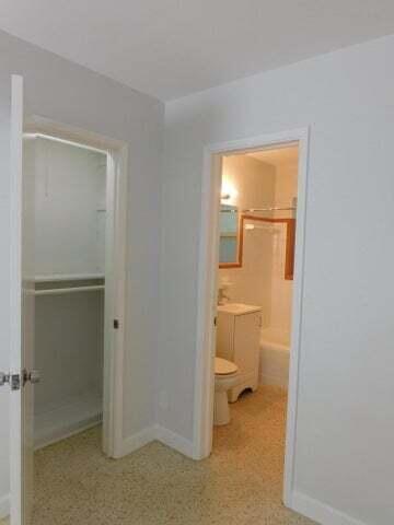 Building Photo - 15 S Palmway