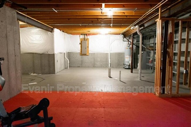 Building Photo - 2257 Murphy Ln E