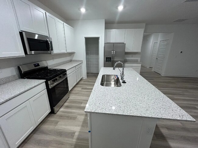 Building Photo - 7307 Darley Ln