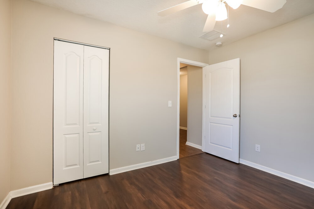Building Photo - 3800 Falcon Crest Dr