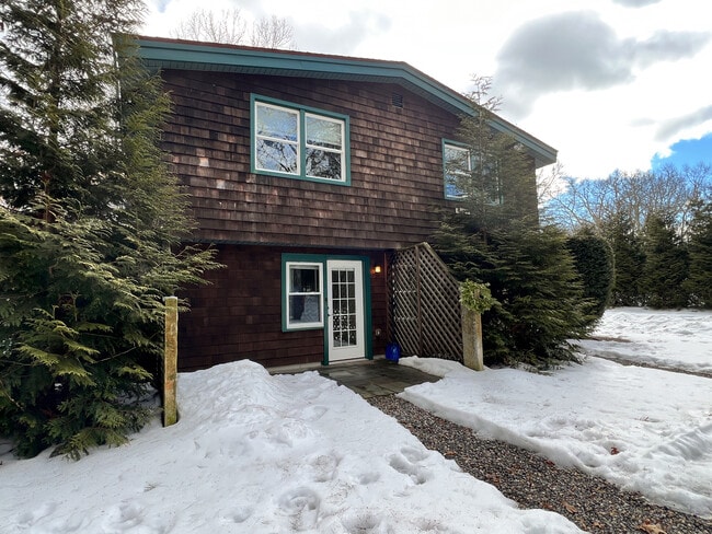 Building Photo - 133 Boston Post Rd