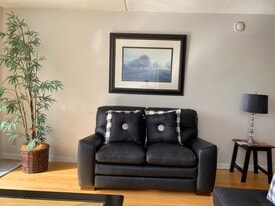 Building Photo - 400 Hobron Ln