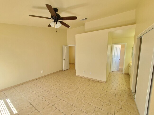 Building Photo - 1100 Dalila Ct