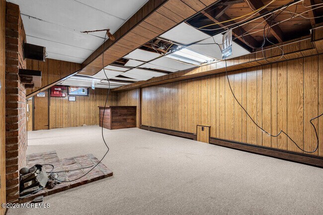 Building Photo - 918 Charles Dr