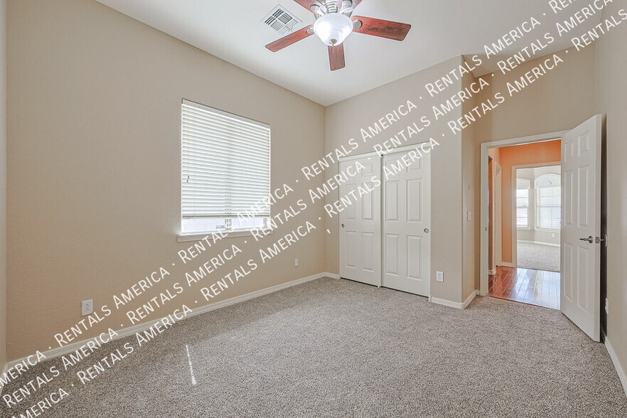 Building Photo - 14712 W Edgemont Ave