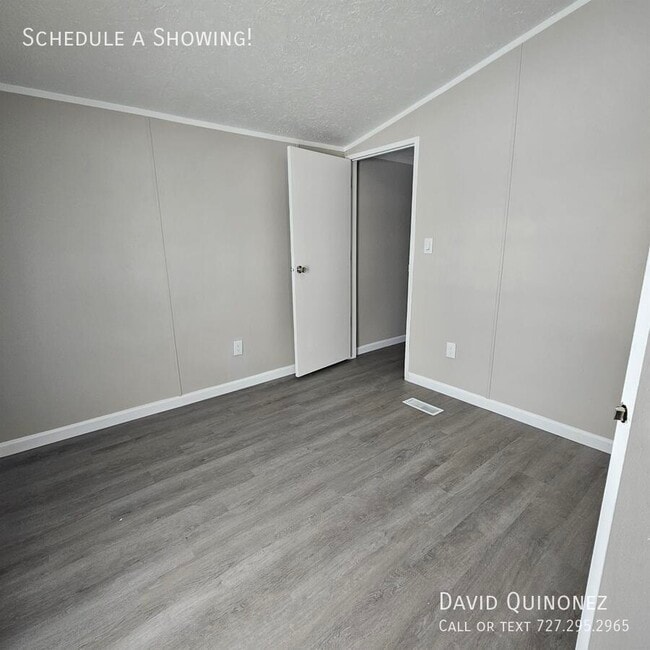 Building Photo - 2737 W Washington Center Rd