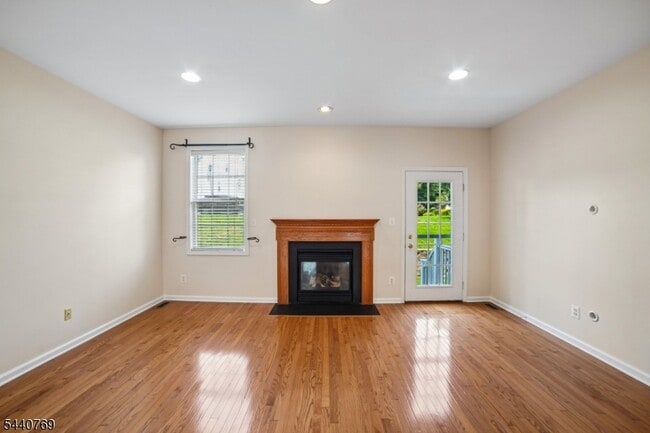 Building Photo - 533 Coventry Dr