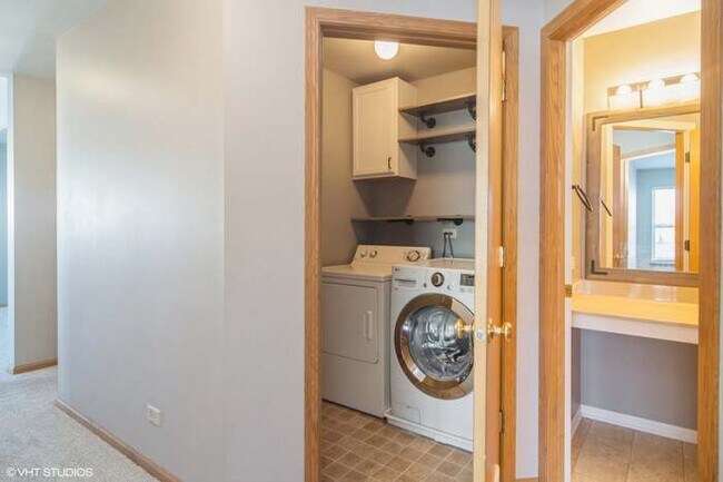 Building Photo - 637 Arbor Cir