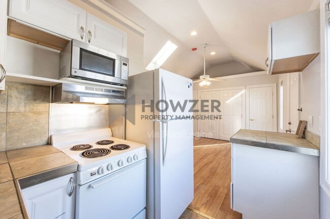 Building Photo - 1 Wimbledon Dr