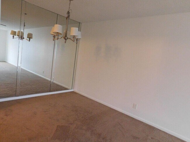 Building Photo - 125 Shore Ct