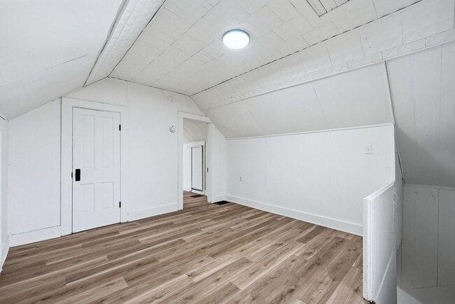 Building Photo - Cozy 3BR with Covered Front Porch