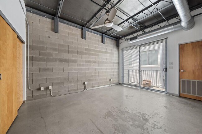 Building Photo - 4801 S Congress Ave