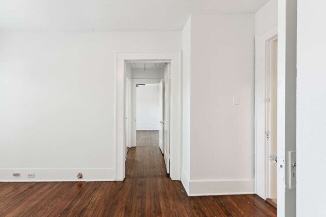 Building Photo - 5632 Willis Ave