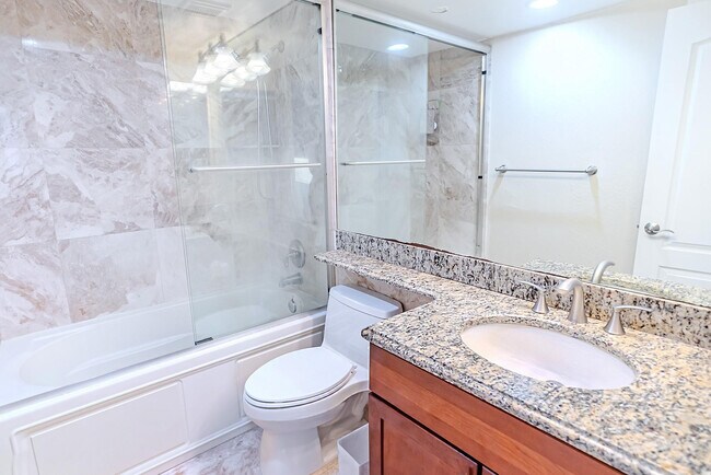 Building Photo - 2900 NE 30th St