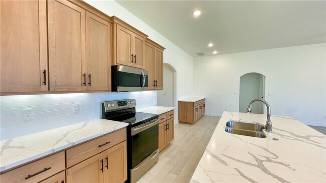 Building Photo - 301 Post Oak Ave