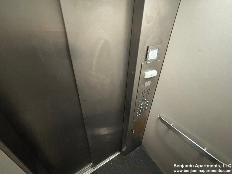 Building Photo - 135 Washington St