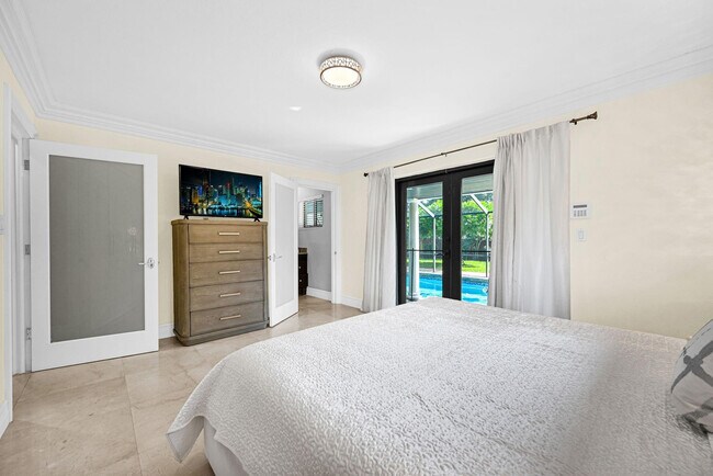 Building Photo - 836 Orchid Dr