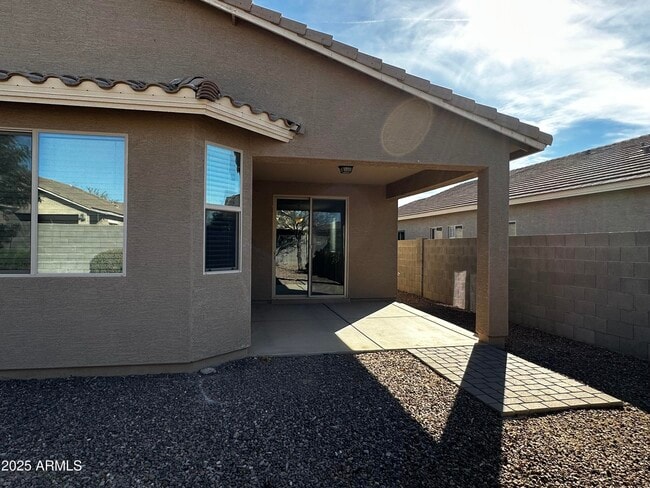 Building Photo - 1686 W Paisley Dr