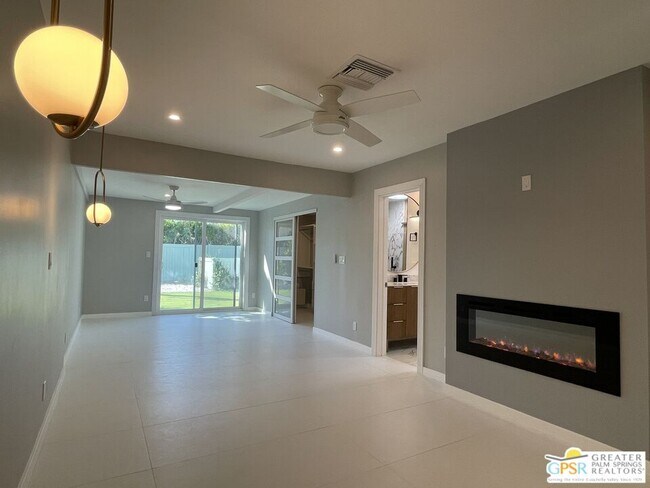Building Photo - 505 E Molino Rd