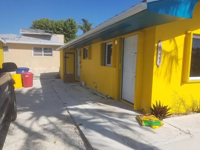 Building Photo - Meyer Ave Home