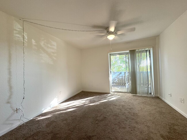 Building Photo - **MOVE IN SPECIAL***2ND FLOOR ONE BEDROOM ...