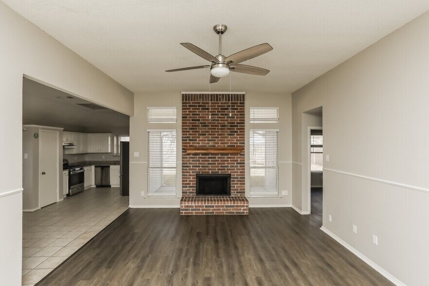 Building Photo - 317 Glen Meadow Dr