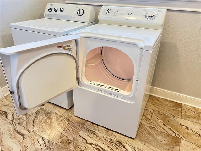 Building Photo - 3333 Farmer Rd