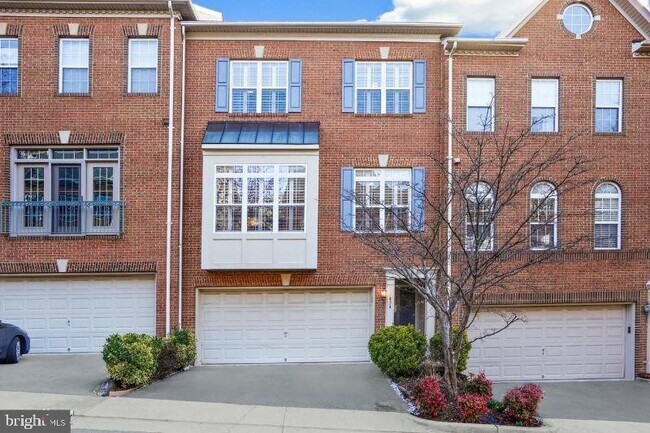 Building Photo - 434 Clayton Ln