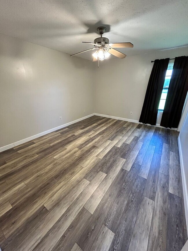 Building Photo - 249 Hannover Cir