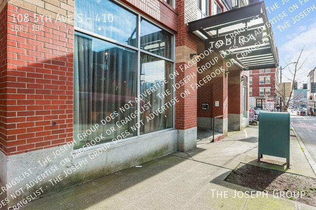 Building Photo - 108 5th Ave S