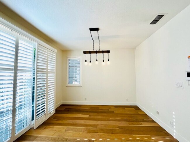 Building Photo - Move-in Ready 3BD/2.5BA, Two-Story Home in Stony Brook in Downtown Danville