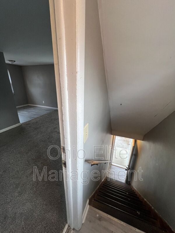 Building Photo - 397 1/2 S Ogden Ave