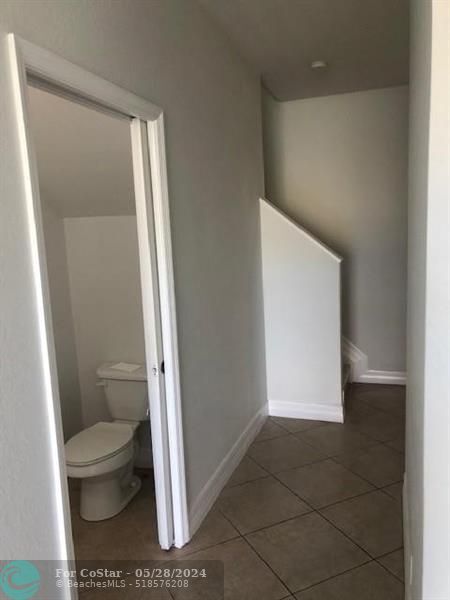 Building Photo - 1018 Pipers Cay Dr