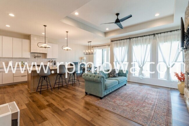 Building Photo - EXECUTIVE RANCH!  5 Bedroom, 3 Bathroom Home in Ankeny!!