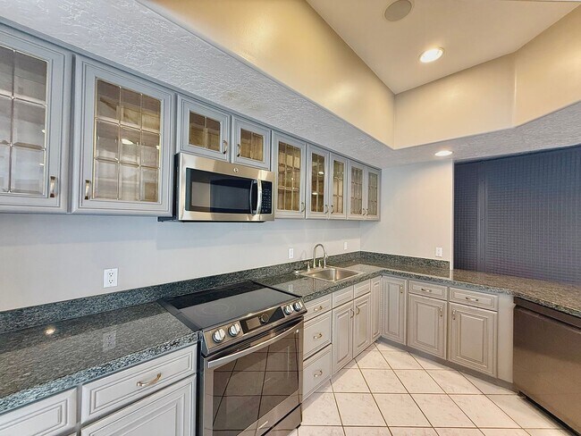 Building Photo - Garden Level in Luxury Home Available Now