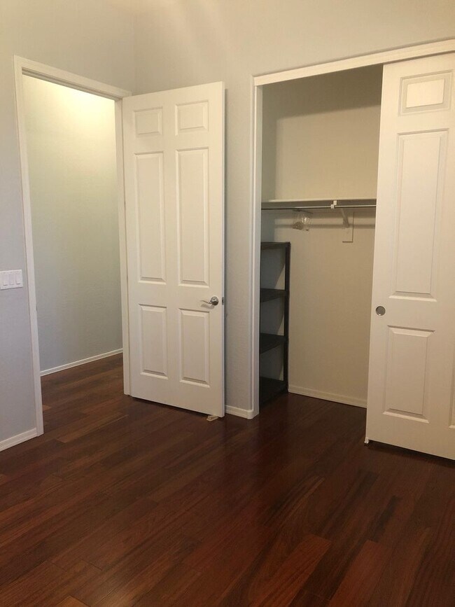 Building Photo - 4 Bedroom 2 Bath in Granville