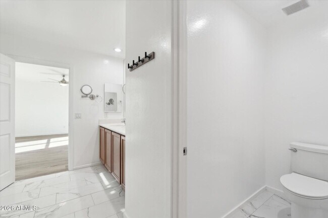 Building Photo - 37292 Yellowstone Dr