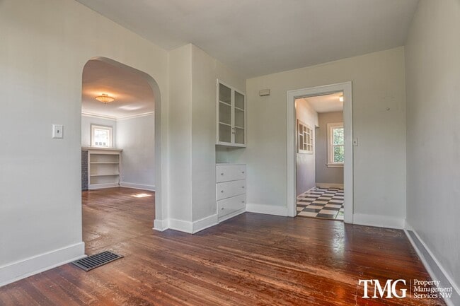 Building Photo - Updated 1928 Tutor w/ Original Touches and Large Fully Fenced Back Yard