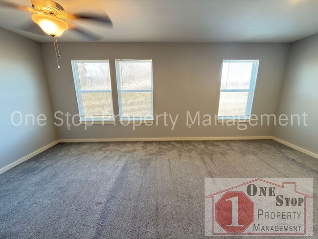 Building Photo - 3 Bedroom / 2.5 Bathroom Townhome in Louisburg, KS!