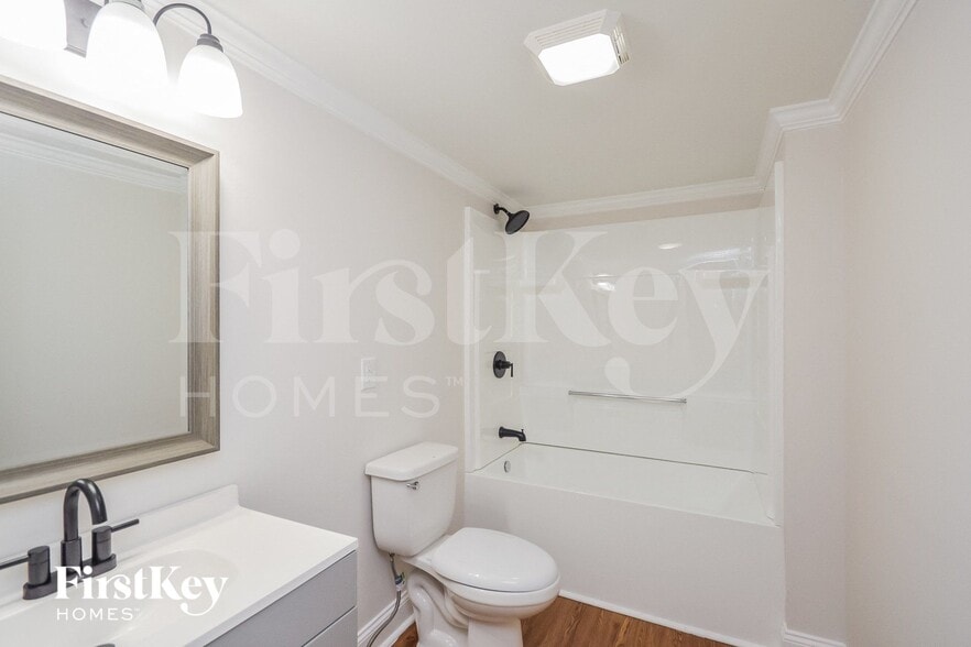 Building Photo - 4687 Clemmons Dr