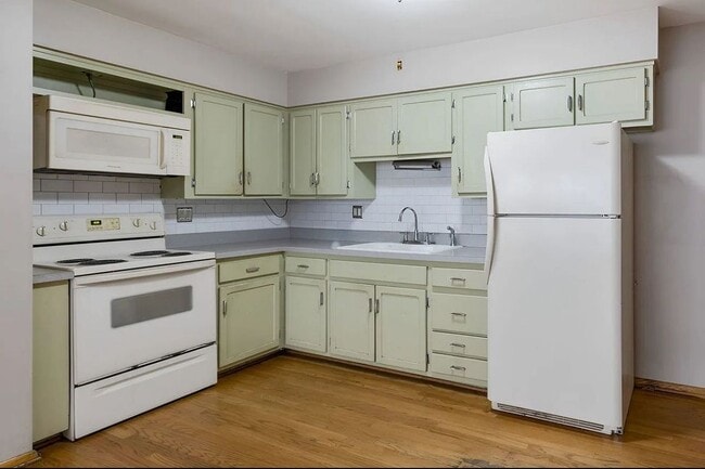 Building Photo - 314 Beach Ave