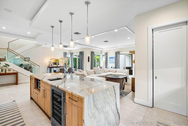 Building Photo - 217 Gulfstream Blvd