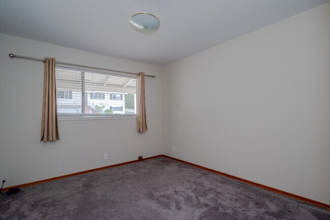 Building Photo - 1170 Tuolumne Ct