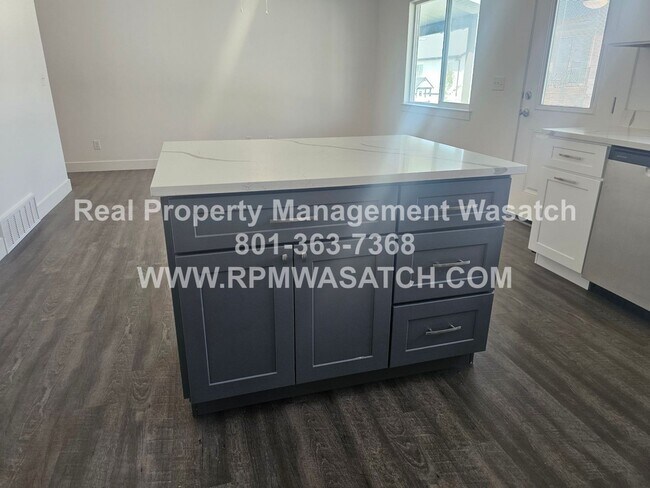 Building Photo - 738 N 160 E
