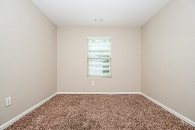 Building Photo - Comfortable and Convenient McDonough Home
